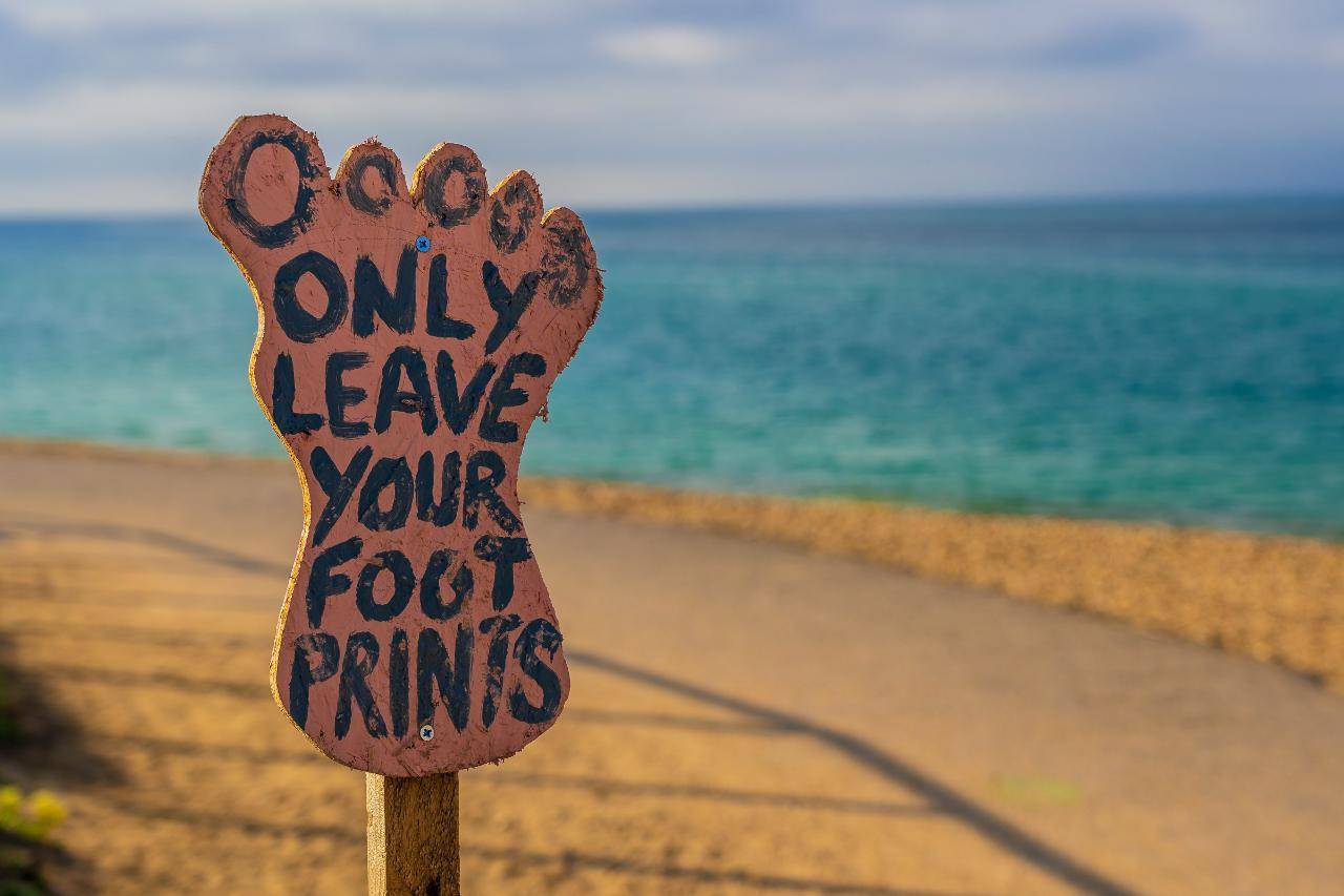 Only leave your footprint
